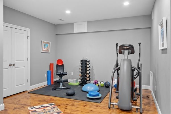 Fitness Equipment, Interior, Recessed Lighting, Wood Texture Flooring