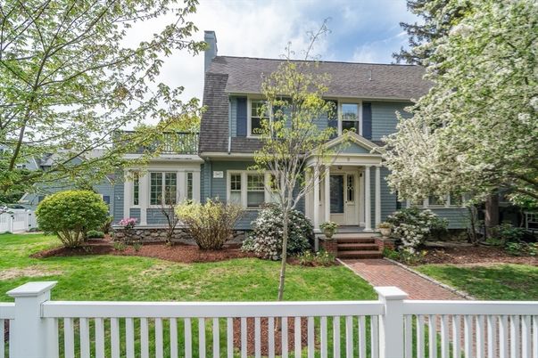Exterior, Facade, Cape Cod