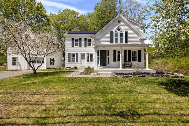 Exterior, Facade, Solar Panels, Farmhouse