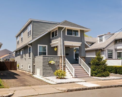 Exterior, Facade, American Foursquare