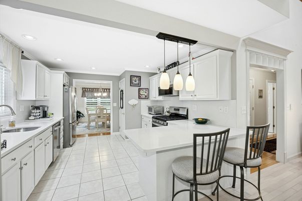 Dining room, Interior, Kitchen, Pendant Lights, Recessed Lighting, Stainless Steel Appliances