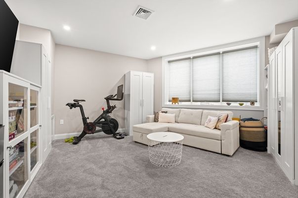 Fitness Equipment, Interior, Living room, Recessed Lighting