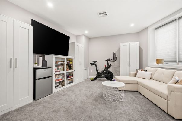 Fitness Equipment, Interior, Living room, Recessed Lighting