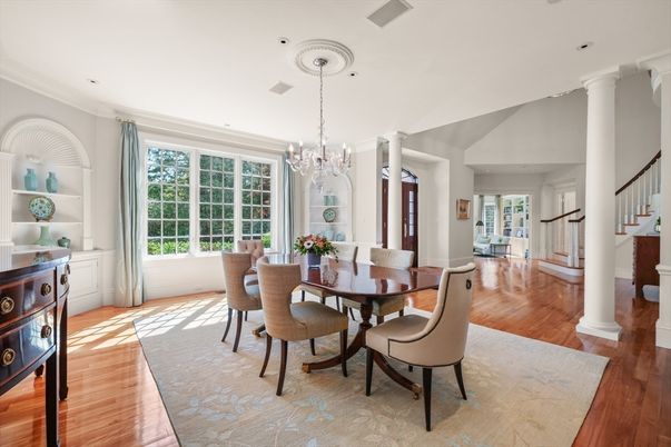 Chandelier, Dining room, Interior, Recessed Lighting, Wood Texture Flooring