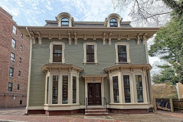 Exterior, Facade, Georgian