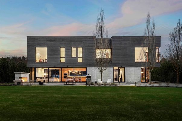 Backyard, Exterior, Facade, Modern
