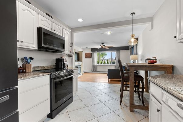 Dining room, Interior, Kitchen, Pendant Lights, Recessed Lighting, Wood Texture Flooring