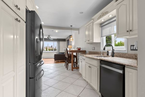 Dining room, Interior, Kitchen, Pendant Lights, Recessed Lighting