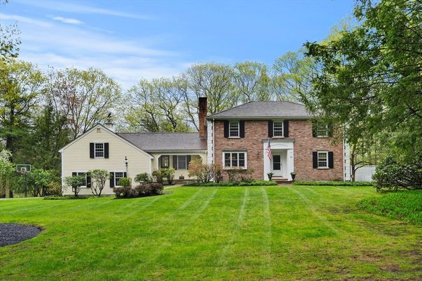Backyard, Exterior, Facade, Brick Facade, Georgian