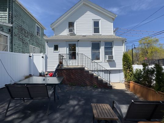 Exterior, Facade, Queen Anne Victorian