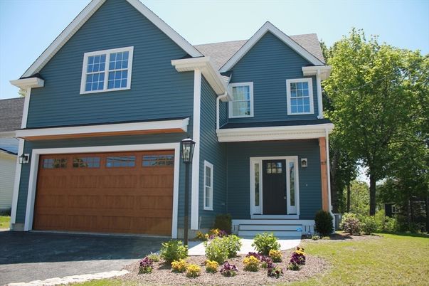 Attached, Exterior, Facade, Farmhouse