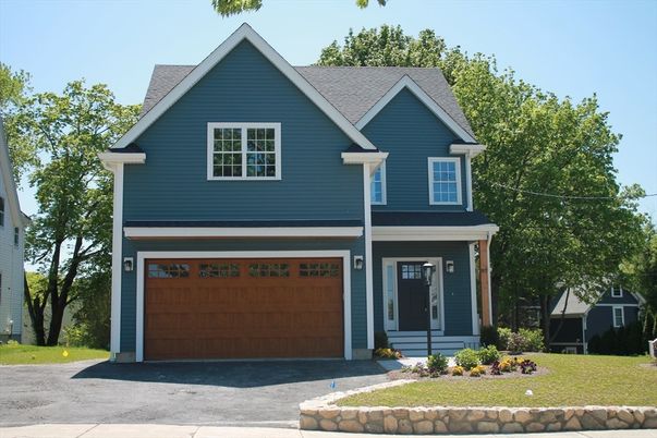Attached, Exterior, Facade, Farmhouse