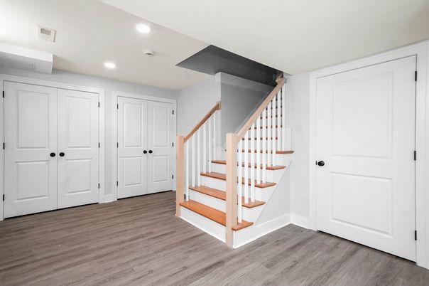 Interior, Recessed Lighting, Wood Texture Flooring