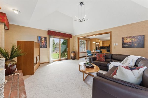 Interior, Kitchen, Living room, Pendant Lights, Recessed Lighting