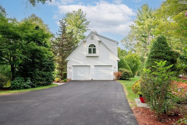 Detached Garage, Exterior