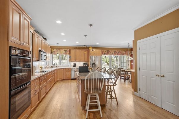 Dining room, Interior, Kitchen, Pendant Lights, Recessed Lighting, Wood Texture Flooring