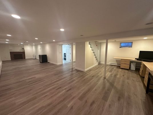 Empty room, Interior, Recessed Lighting, Wood Texture Flooring