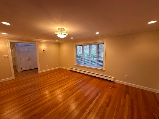 Empty room, Interior, Recessed Lighting, Wood Texture Flooring