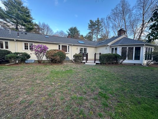 Backyard, Exterior, Facade, Ranch
