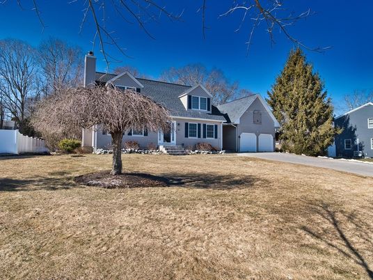 Attached, Backyard, Exterior, Facade, Cape Cod