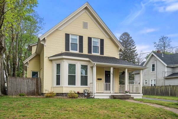 Exterior, Facade, Queen Anne Victorian