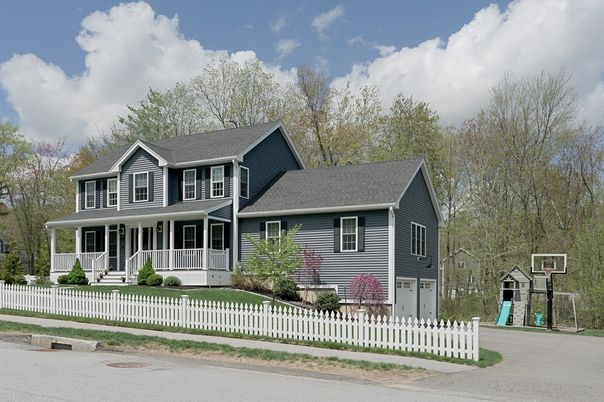 Exterior, Facade, Queen Anne Victorian
