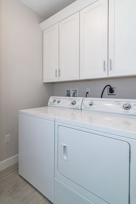 Interior, Washer, Wood Texture Flooring