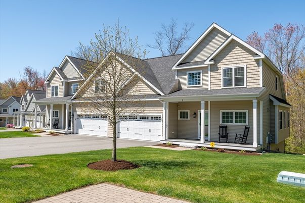 Attached, Exterior, Facade, Farmhouse