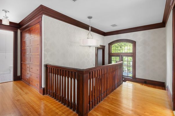 Interior, Pendant Lights, Wood Texture Flooring