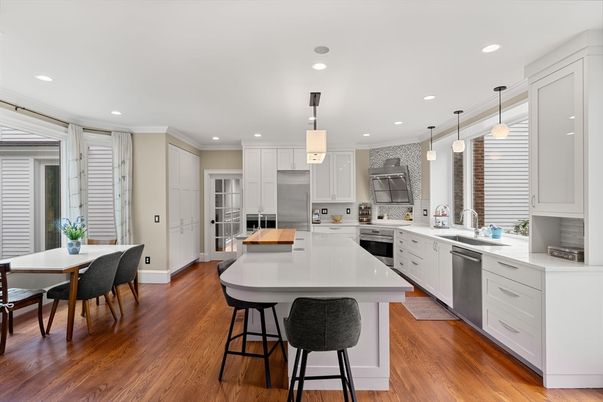 Dining room, Interior, Kitchen, Pendant Lights, Recessed Lighting, Stainless Steel Appliances, Wood Texture Flooring