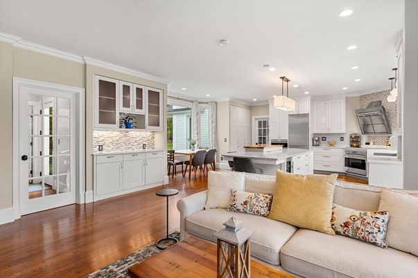 Dining room, Interior, Kitchen, Living room, Pendant Lights, Recessed Lighting, Stainless Steel Appliances, Wood Texture Flooring