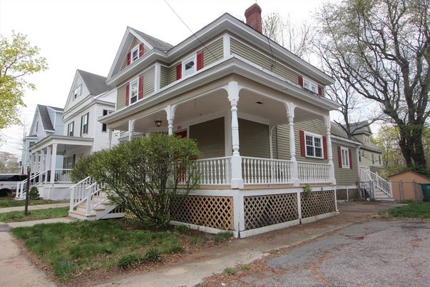 Exterior, Facade, Queen Anne Victorian