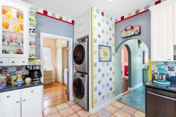 Interior, Recessed Lighting, Utility Closets, Washer, Wood Texture Flooring