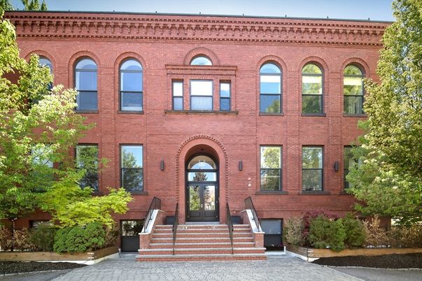 Exterior, Facade, Brick Facade, Rowhouse
