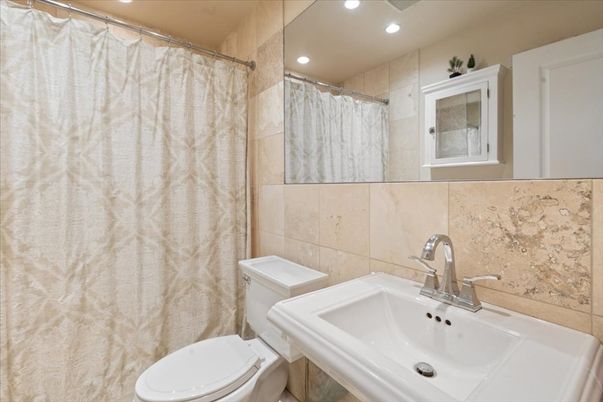 Bathroom, Interior, Recessed Lighting