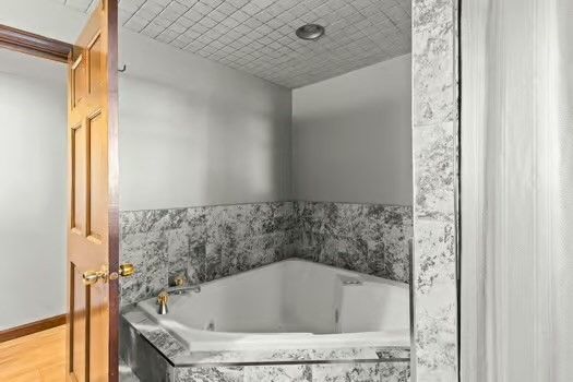 Bathroom, Interior, Recessed Lighting, Wood Texture Flooring