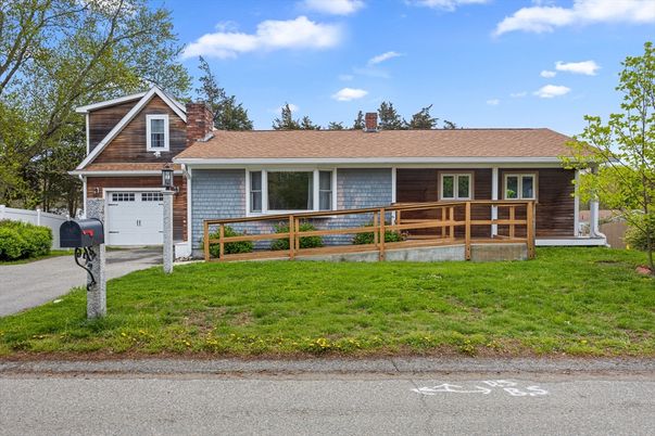 Attached, Exterior, Facade, Log Home