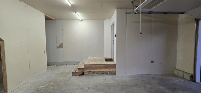 Garage, Interior
