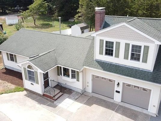 Attached, Exterior, Facade, Cape Cod