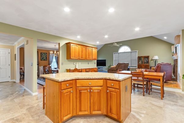 Chandelier, Dining room, Interior, Kitchen, Living room, Recessed Lighting
