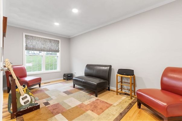 Interior, Recessed Lighting, Wood Texture Flooring