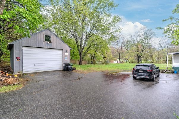 Detached Garage, Exterior
