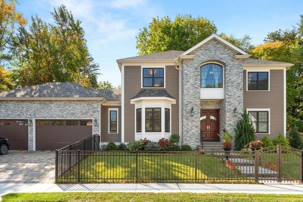 Attached, Exterior, Facade, French Provincial