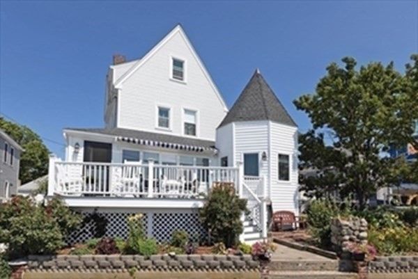 Exterior, Facade, Queen Anne Victorian