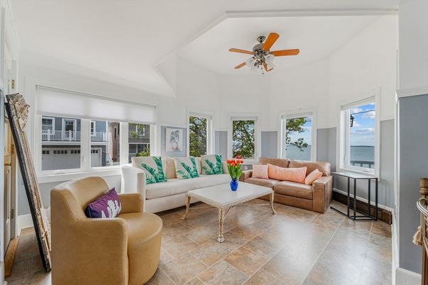 Interior, Living room, Water
