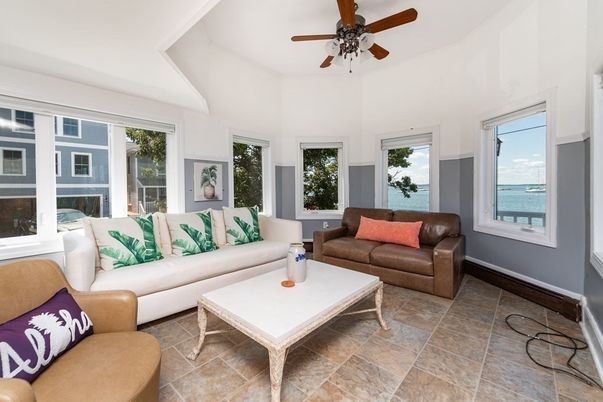 Interior, Living room, Water