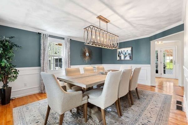 Chandelier, Dining room, Interior, Pendant Lights, Wood Texture Flooring