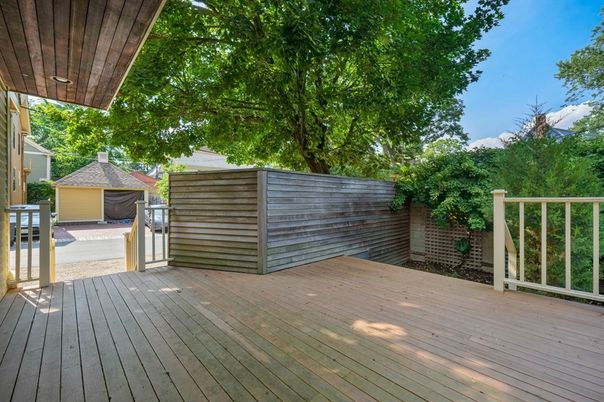 Detached Garage, Exterior