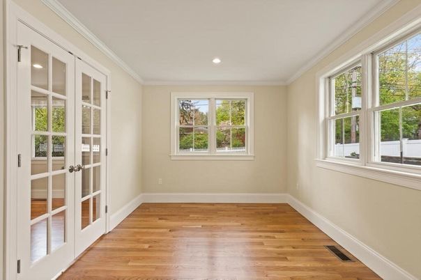 Empty room, Interior, Recessed Lighting, Wood Texture Flooring