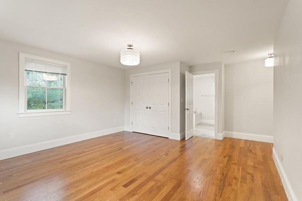 Chandelier, Empty room, Interior, Wood Texture Flooring